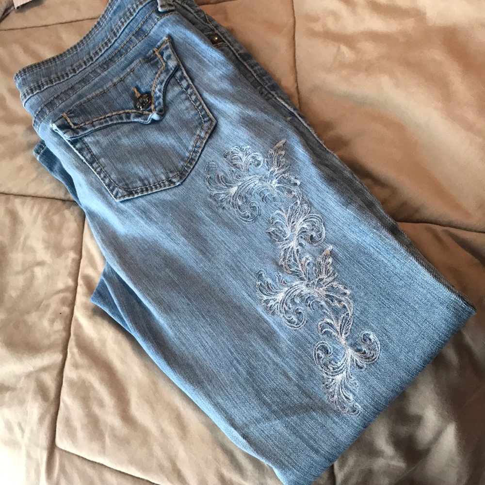 Ariat stonewashed embroidered western jeans